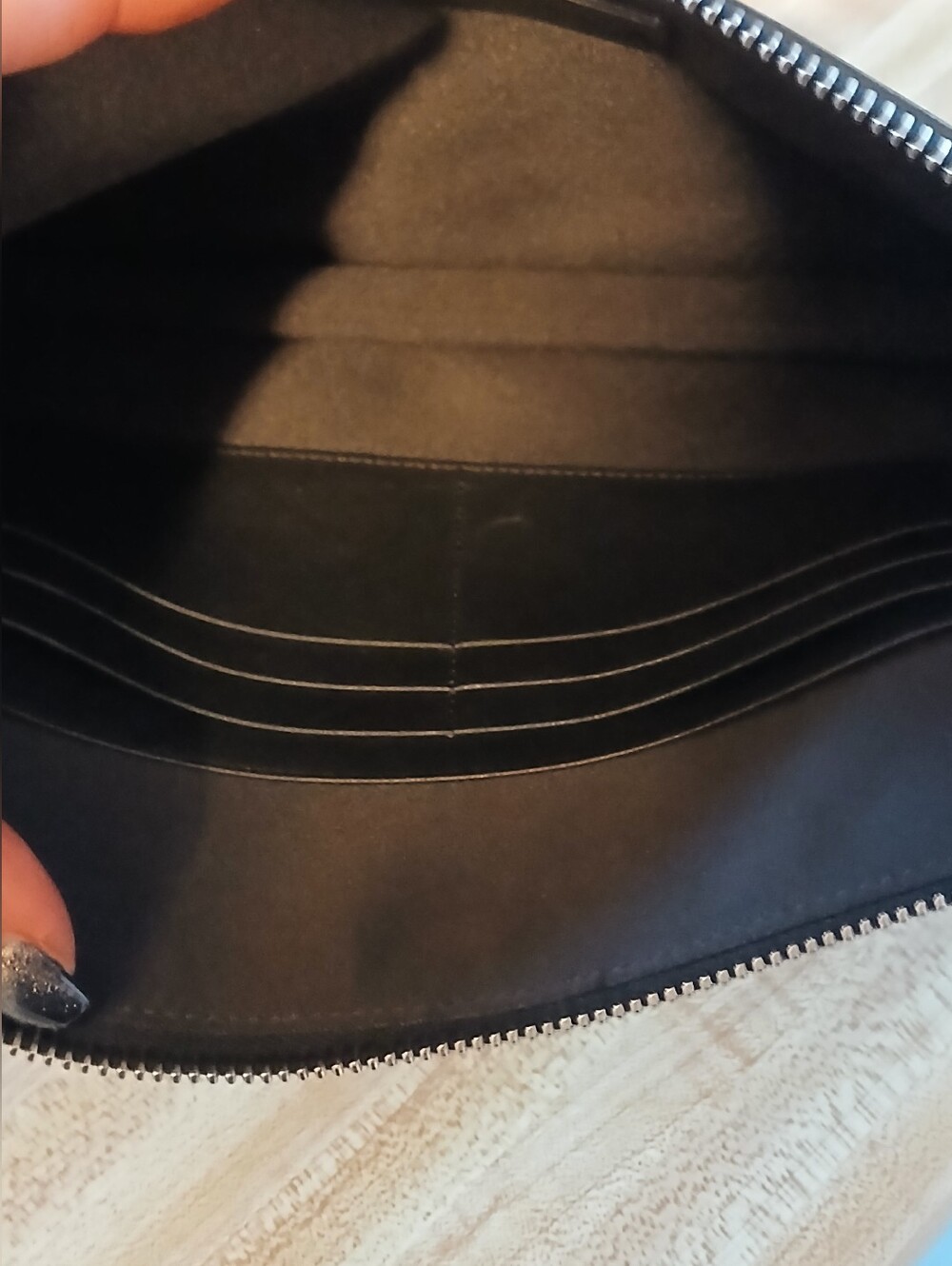 Valentino Garavani Like NEW Black Limited Edition "Love" Rockstud Clutch/Wristle - Picture 8 of 8